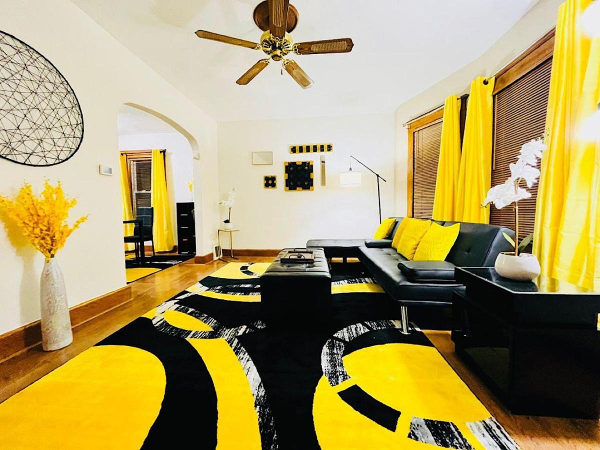 The Amber Retreat - Brooklyn Centre Comfort - Charming Space For Families, Couples & Business Travelers Near Downtown - With 300Mb Wifi, Parking & Self Check-In Cleveland Ngoại thất bức ảnh