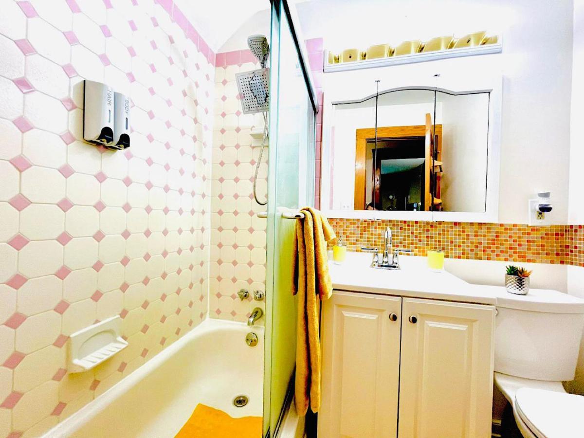 The Amber Retreat - Brooklyn Centre Comfort - Charming Space For Families, Couples & Business Travelers Near Downtown - With 300Mb Wifi, Parking & Self Check-In Cleveland Ngoại thất bức ảnh