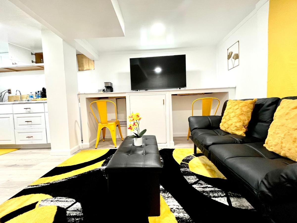 The Amber Retreat - Brooklyn Centre Comfort - Charming Space For Families, Couples & Business Travelers Near Downtown - With 300Mb Wifi, Parking & Self Check-In Cleveland Ngoại thất bức ảnh