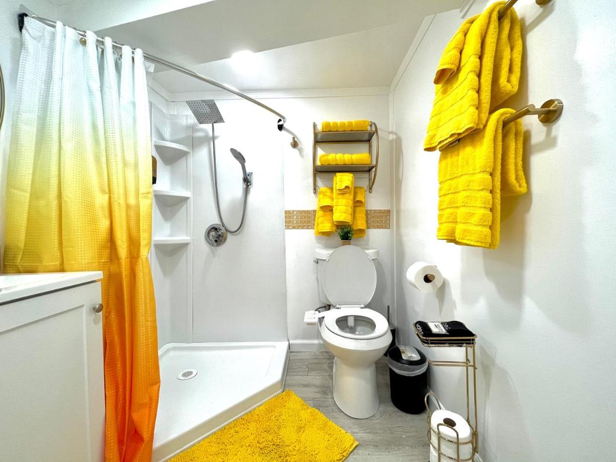 The Amber Retreat - Brooklyn Centre Comfort - Charming Space For Families, Couples & Business Travelers Near Downtown - With 300Mb Wifi, Parking & Self Check-In Cleveland Ngoại thất bức ảnh