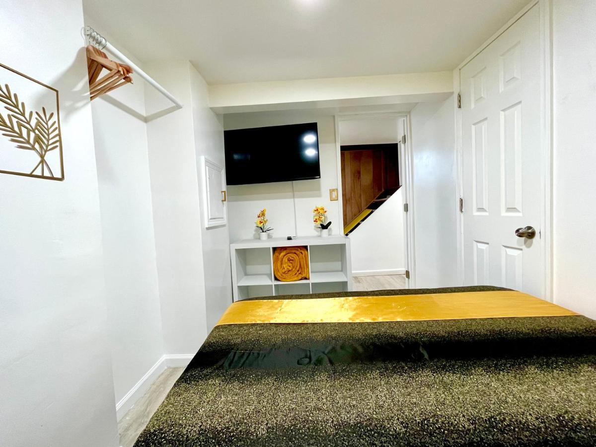 The Amber Retreat - Brooklyn Centre Comfort - Charming Space For Families, Couples & Business Travelers Near Downtown - With 300Mb Wifi, Parking & Self Check-In Cleveland Ngoại thất bức ảnh