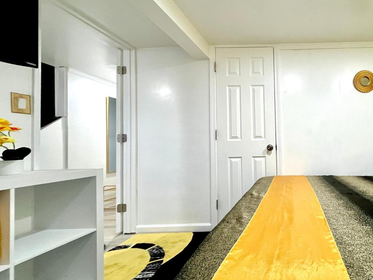 The Amber Retreat - Brooklyn Centre Comfort - Charming Space For Families, Couples & Business Travelers Near Downtown - With 300Mb Wifi, Parking & Self Check-In Cleveland Ngoại thất bức ảnh